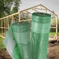 Reißfeste Gewächshaus-Folie Gitterfolie mit Nagelrand von Aquagart I UV-Stabile Folie für Tomatenhaus Frühbeetfolie I Gewebefolie Gartenfolie Grün 250g (5m, grün/transparent 4,0m breit) - Thumbnail 7