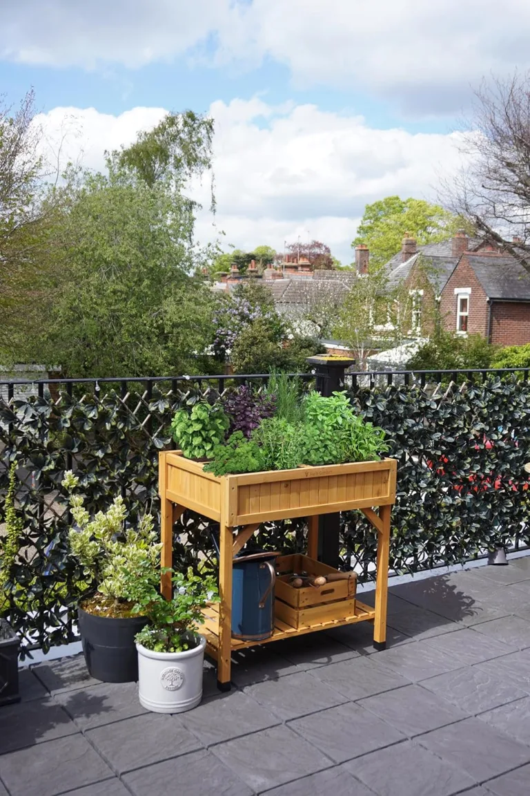 VegTrug® Kräuter Hochbeet - platzsparender Pflanzkasten für Balkon & Terrasse inkl. 8 Pflanztaschen - Frühbeet Kräutergarten 55 L Fassungsvermögen - Natur 78x58x80 cm – Bild 4