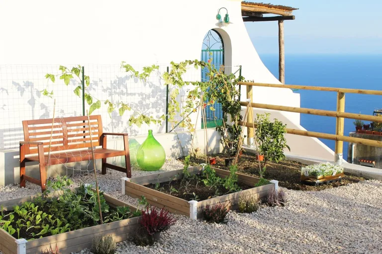 Große Hochbeet-Umrandung aus Holz für Garten Terrasse, Pflanzbeet Bausatz XL quadratisch, Blumenbeet Kräuterbeet Beetumrandung niedrig deko, 120 x 120 x 26,5 cm, weiß grau anthrazit – Bild 2