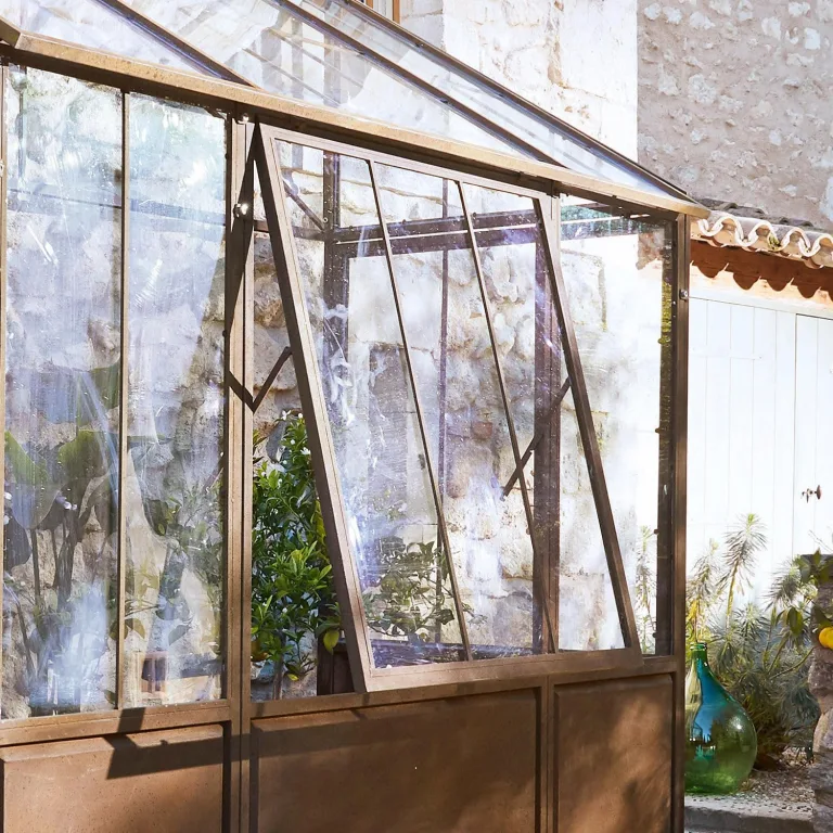 Loberon Gewächshaus Essone, mit Großem Fenster & Seitentüren, Wetterfest & Frostresistent, Authentisches Antik-Design, Gartenzubehör, Outdoor, Eisen, Acrylglas, antikbraun – Bild 5