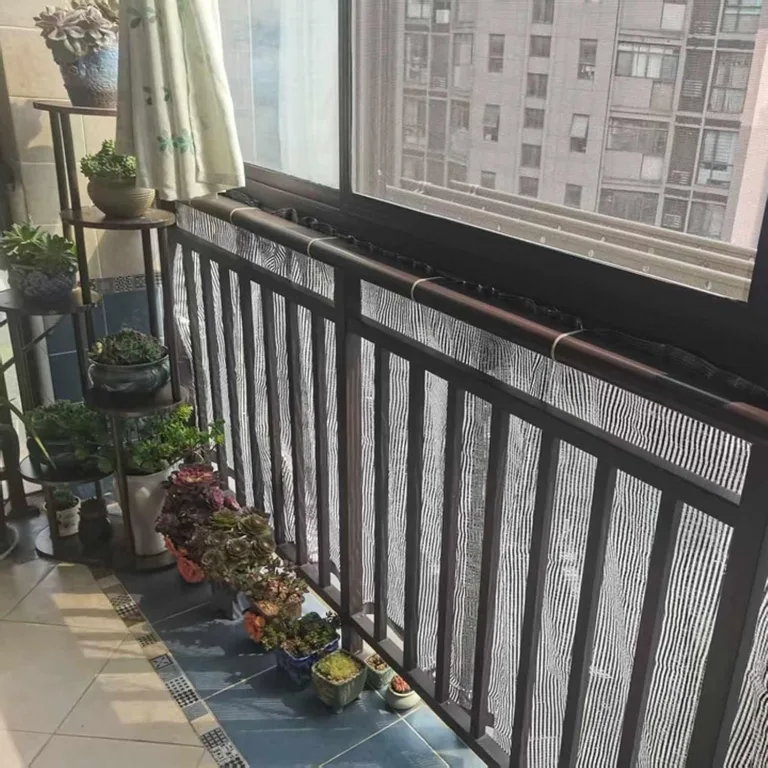 Aluminium-Schattenstoff, 55 % UV-Schutz, reflektierendes Schattennetz, atmungsaktiver Sonnenschutz für Garten, Gewächshaus, Terrasse, Balkon, Hundehaus, Innenhof – Bild 6