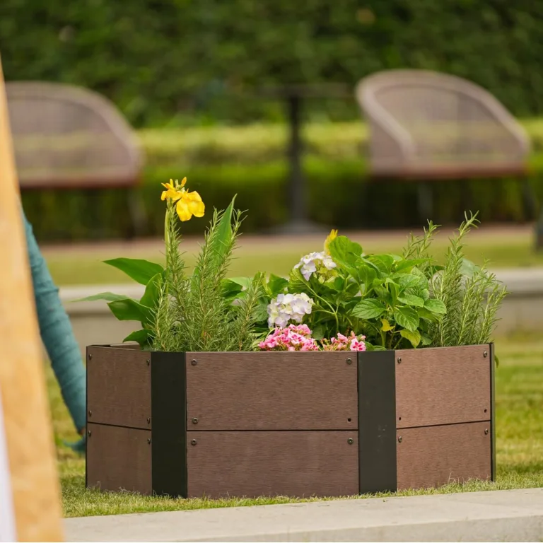 Sechseckiges Hochbeet Holzoptik, Pflanzbeet für Garten Balkon Terrasse, 30 cm Tiefes Hochbeet für Gemüse Kräuter Blumen, Großes Pflanzkasten Outdoor Indoor, Modernes Design, 80x80x30cm – Bild 6
